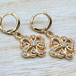 Flower‎ Drop Earrings Gold Tone Crystal Charm Dangles Leverback Huggies